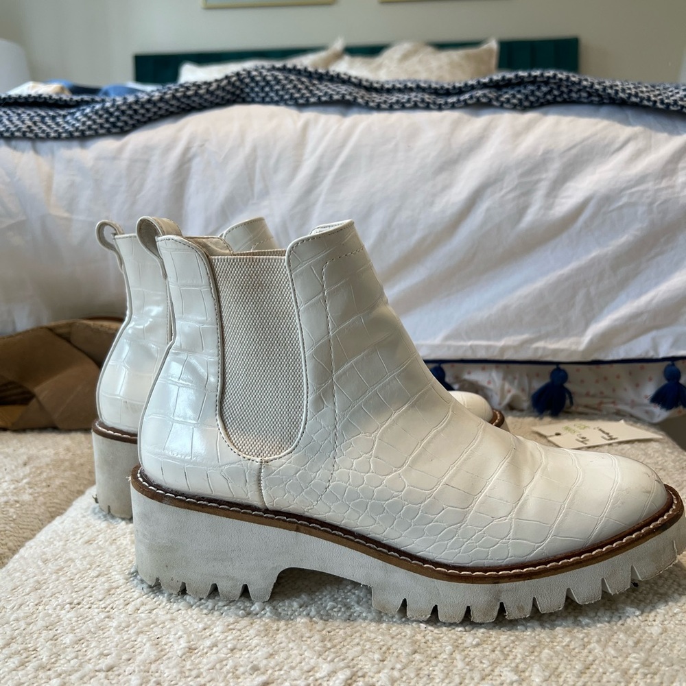 Coconuts By Matisse white boots